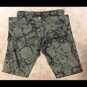 Lululemon crop pants